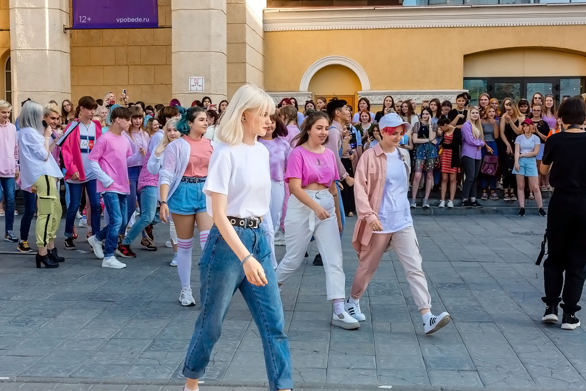 Фотографии с&nbsp;танцевального флешмоба BTS