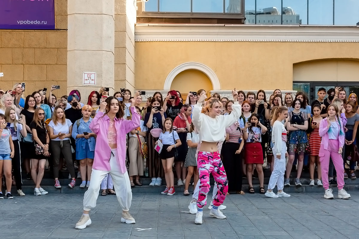 Фотографии с&nbsp;танцевального флешмоба BTS