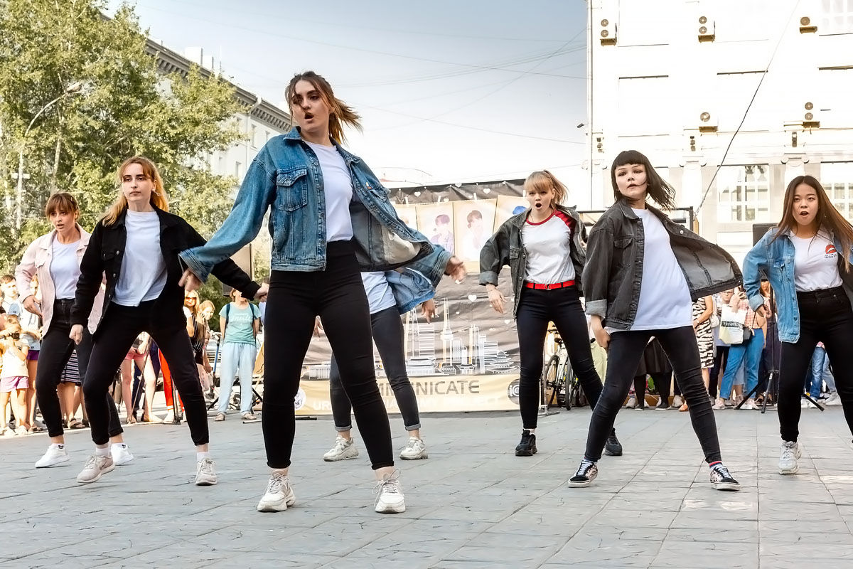 Фотографии с&nbsp;танцевального флешмоба BTS