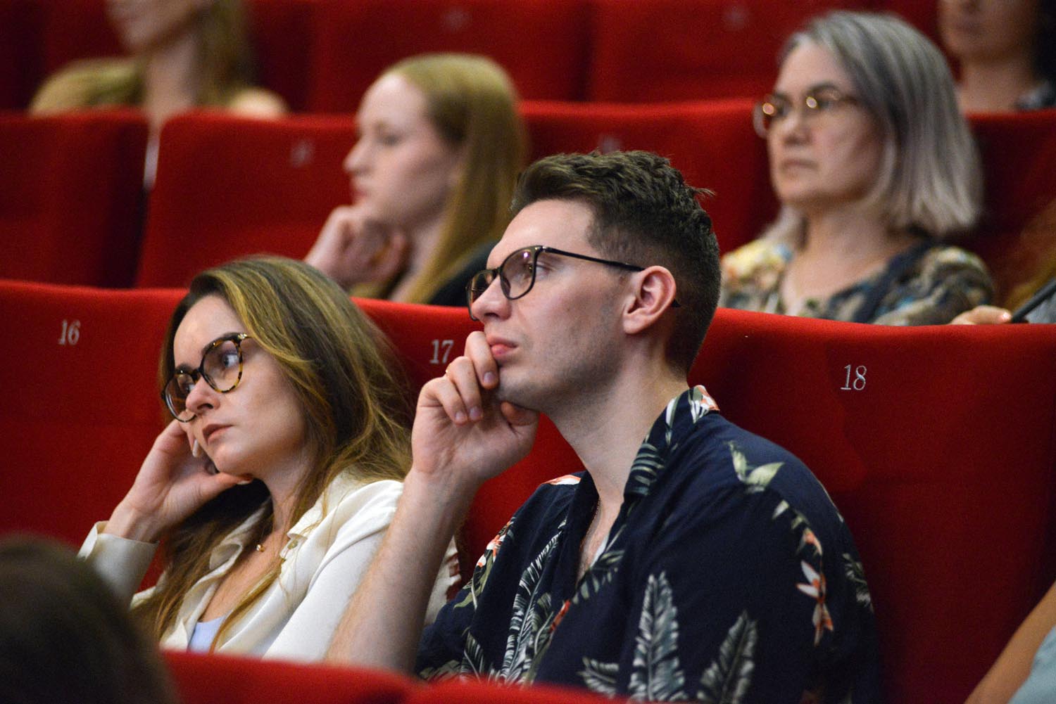 «Материалистка»: выгодная сделка или любовь?