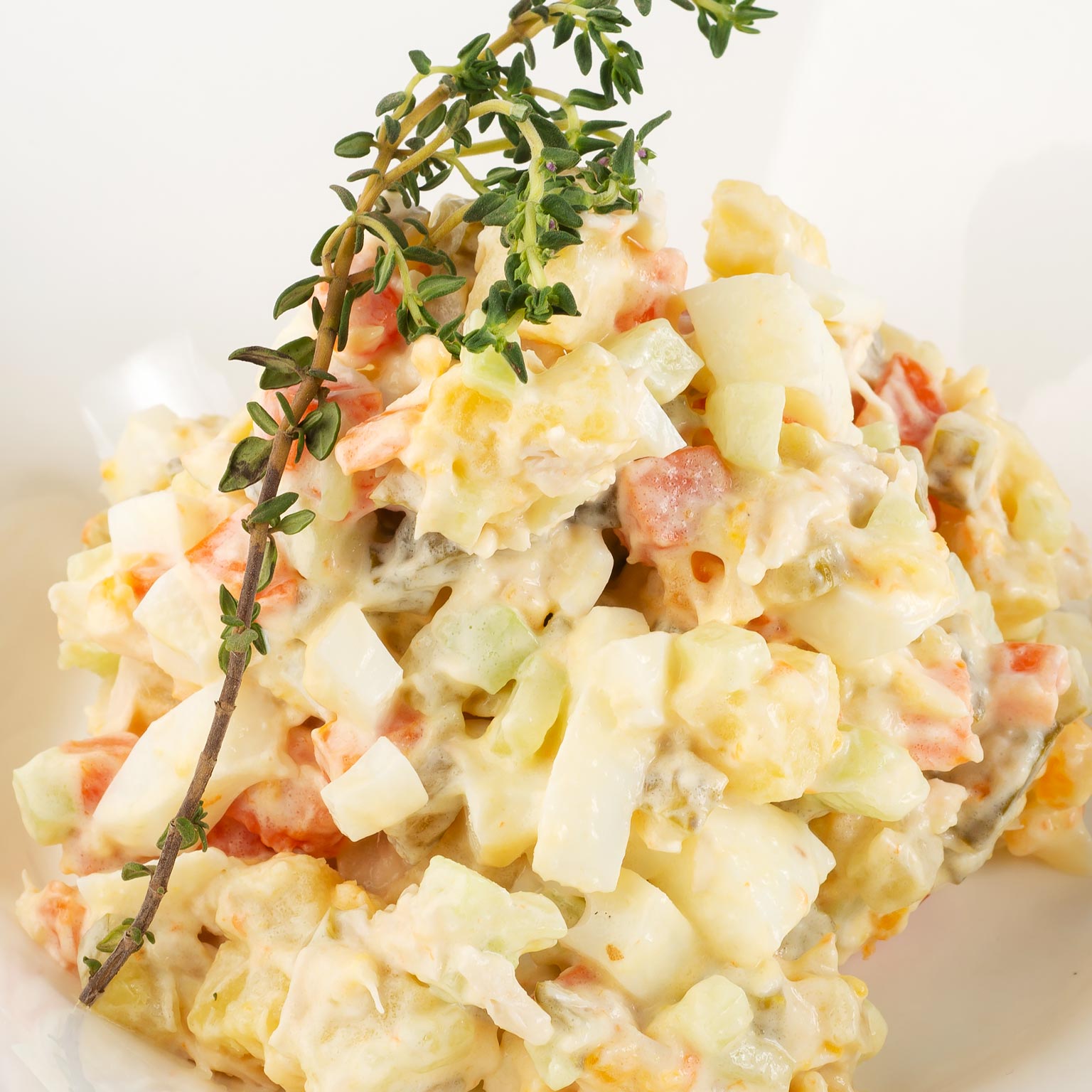 Салат «Оливье» с курицей