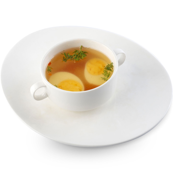 Куриный бульон с яйцом