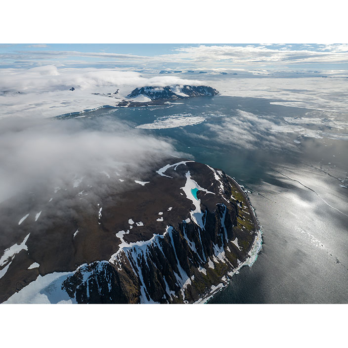 Фотография Вадима Махорова «Низкая облачность», 2023